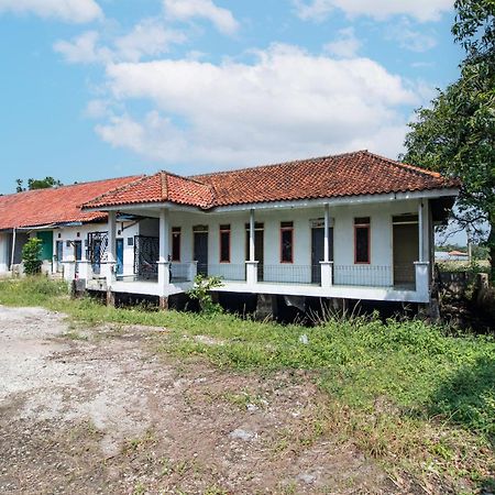 Spot On 92832 Al Mahira Syariah Hotel Majalengka Eksteriør billede