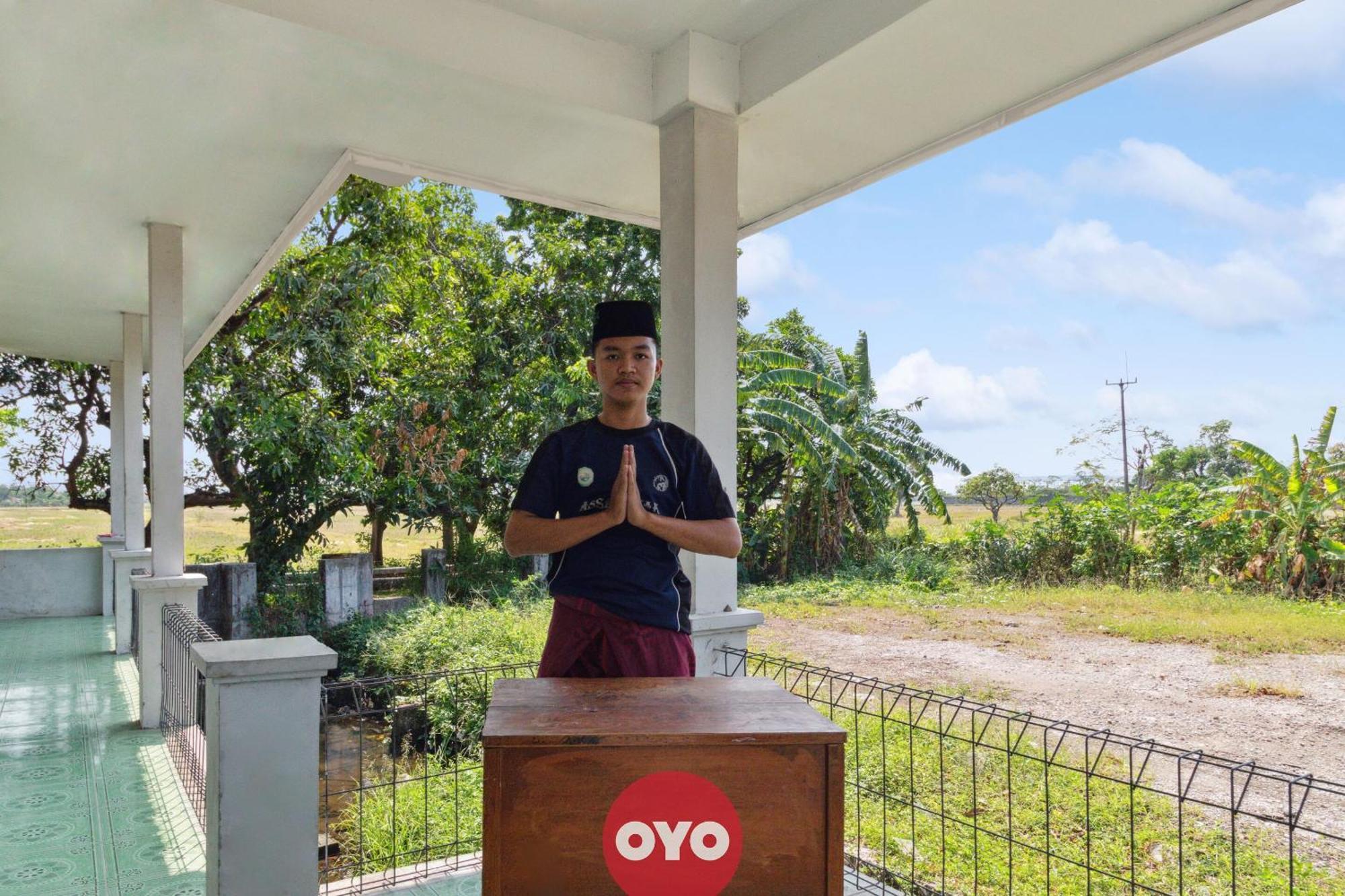 Spot On 92832 Al Mahira Syariah Hotel Majalengka Eksteriør billede